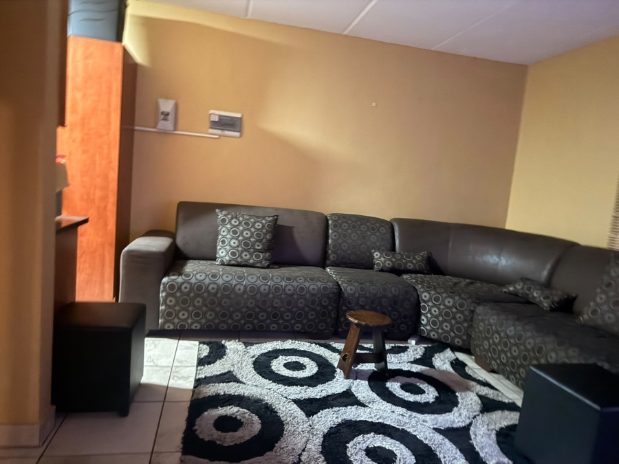 2 Bedroom Property for Sale in Waterval East North West